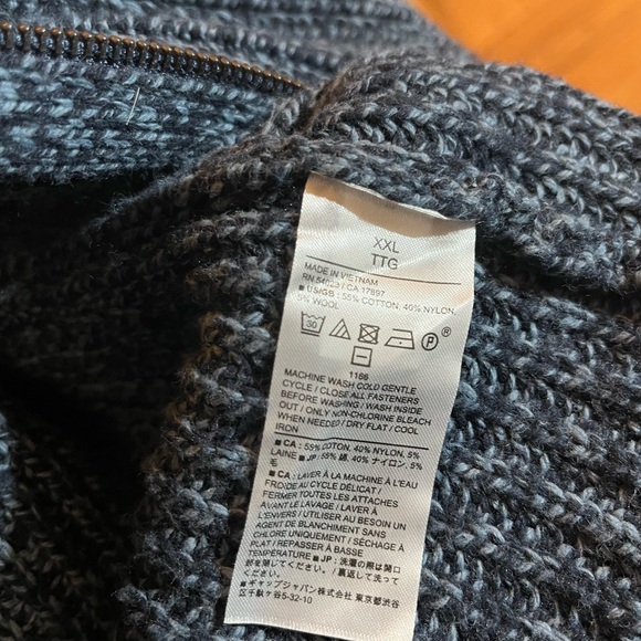 Men’s Banana Republic Cardigan - Picture 5 of 5